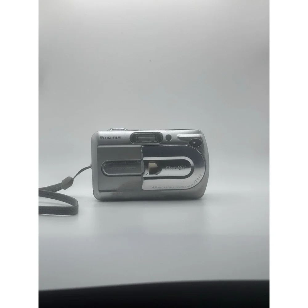 Fujifilm FinePix A340 4MP Untested Digital Camera Silver for Parts / Repair